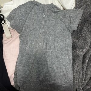 Lululemon t shirt